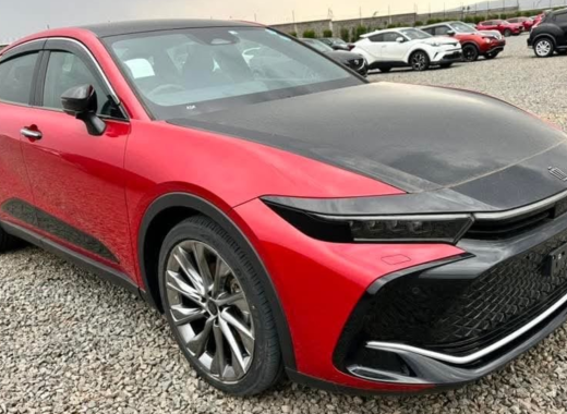 Toyota Crown 4WD 2022