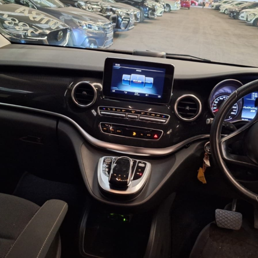 Mercedes‑Benz V220d